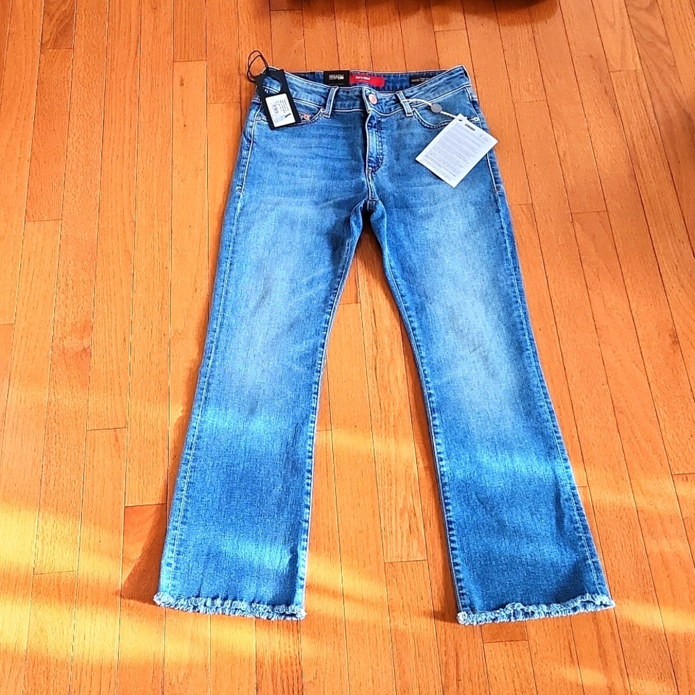 NWT Women's Care Label Cigar Bell Crop jeans